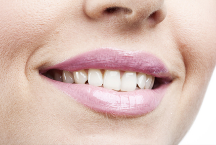 Как се стига до криви зъби и нарушение на захапката?
